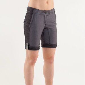 Lululemon Ride On Shorts Size 4 Black / Fossil